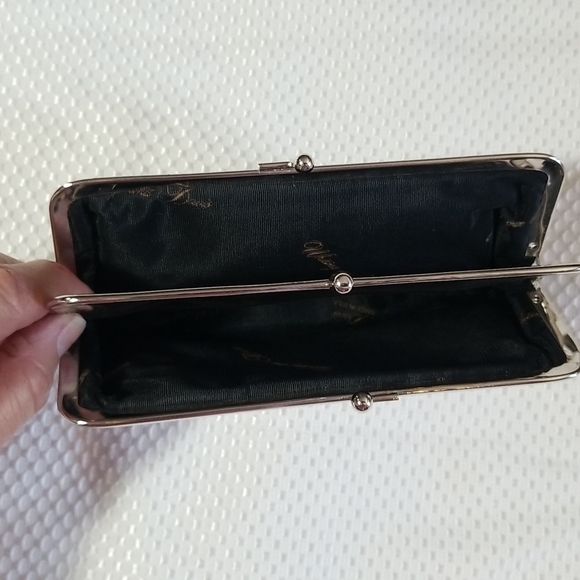 WHITING & DAVIS VINTAGE SILVER MESH TWO COMPARTMENT WALLET - Picture 5 of 8